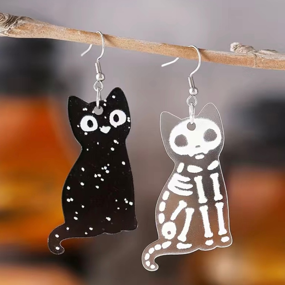 Acrylic Ear Jewelry Black Cat & White Cat Skeleton Design Asymmetric Earrings Re